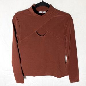 5/$25 Suzy Shier Brown Ribbed High Neck Cutout Long Sleeve Top M